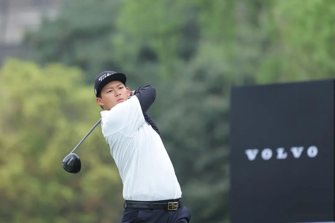 沃尔沃中国公开赛资格赛首轮战罢，邓韬、吴迪66杆并列领跑